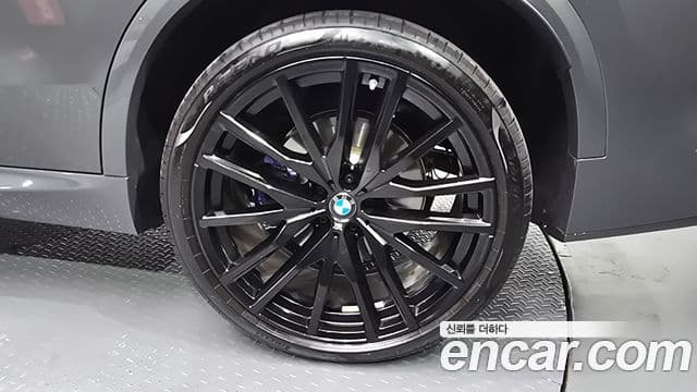 BMW X5 2025 — Photo 31/31