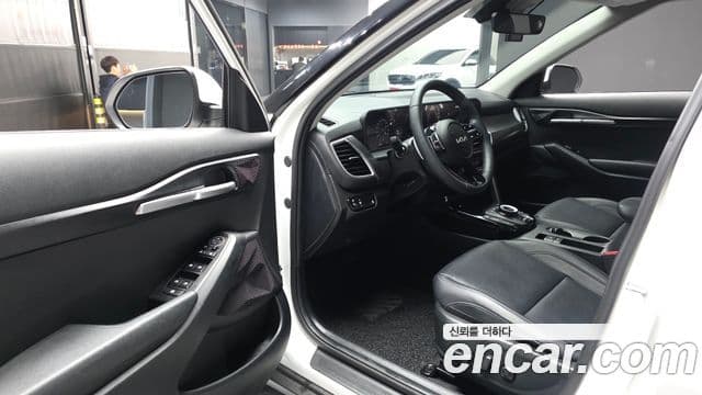 Kia Seltos 2023 — Şəkil 10/20
