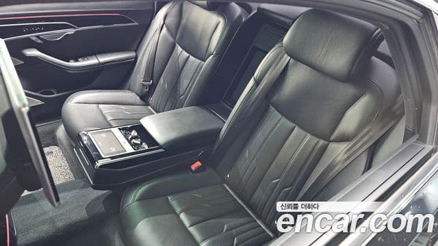 Audi A8 2020 — Şəkil 21/40