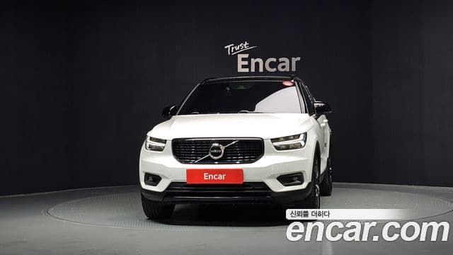 Volvo XC40 2020 — Фото 3/20