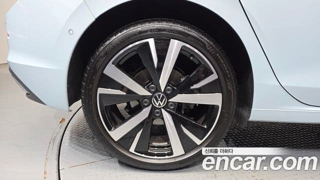 Volkswagen Golf 2025 — ფოტო 26/31