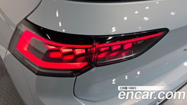 Volkswagen Golf 2025 — ფოტო 20/31