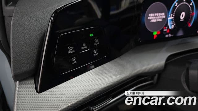 Volkswagen Golf 2025 — ფოტო 30/31