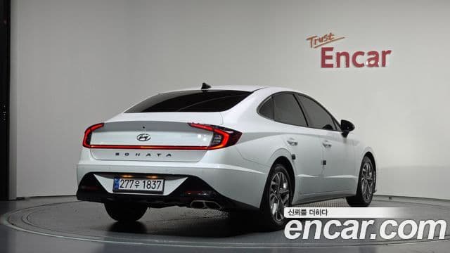 Hyundai Sonata 2021 — ფოტო 2/20