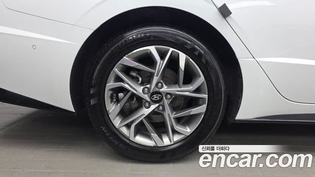 Hyundai Sonata 2021 — ფოტო 5/20