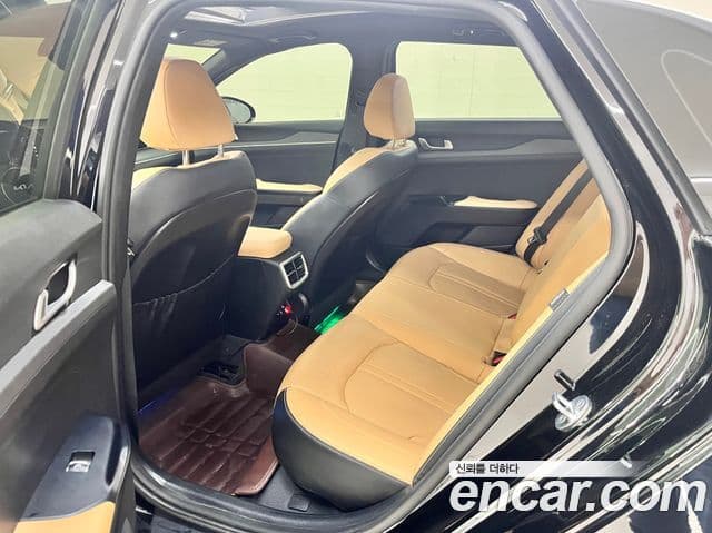 Kia K5 2022 — Şəkil 14/20