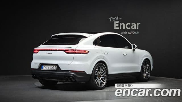 Porsche Cayenne 2022 — Photo 5/20