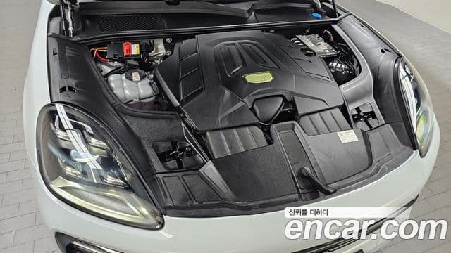 Porsche Cayenne 2022 — Photo 16/20