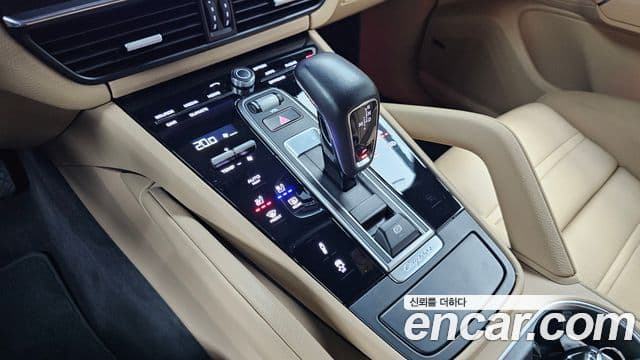Porsche Cayenne 2022 — Photo 14/20
