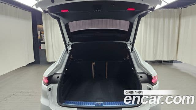Porsche Cayenne 2022 — Photo 7/20