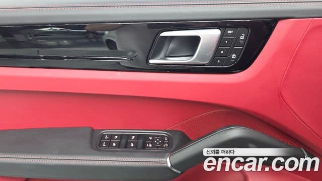 Porsche Cayenne 2022 — Şəkil 21/32