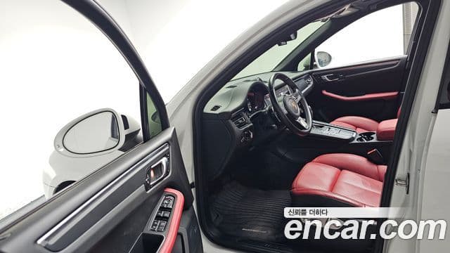 Porsche Macan 2021 — Şəkil 10/20