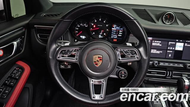 Porsche Macan 2021 — Şəkil 13/20