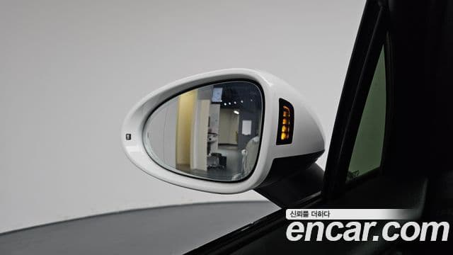 Porsche Macan 2021 — Photo 35/35