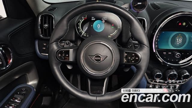 Mini Cooper S Countryman 2023 — Фото 13/20