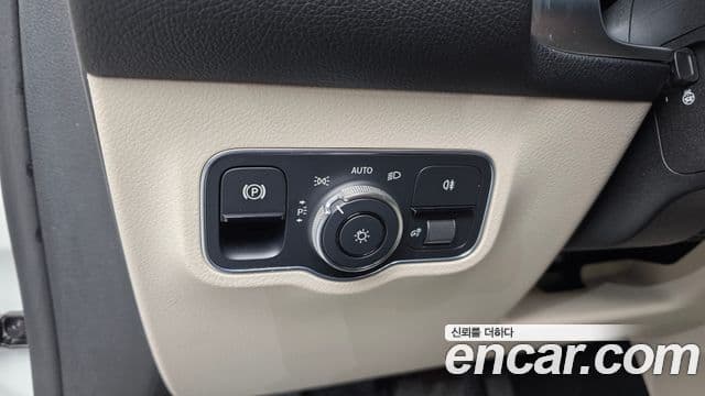 Mercedes-Benz GLB-Class 2020 — ფოტო 16/20