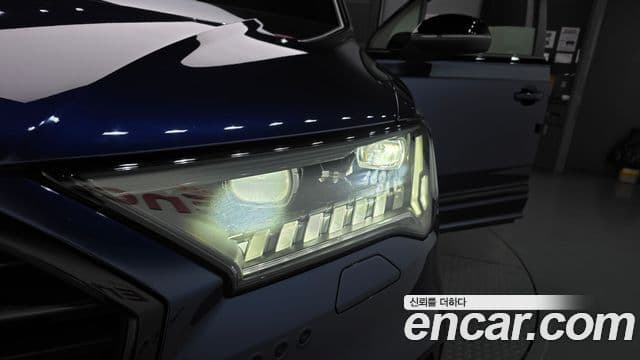 Audi Q7 2023 — Photo 15/34