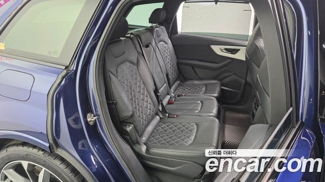 Audi Q7 2023 — Photo 8/34