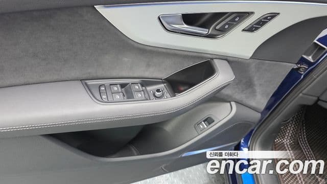 Audi Q7 2023 — Photo 7/34