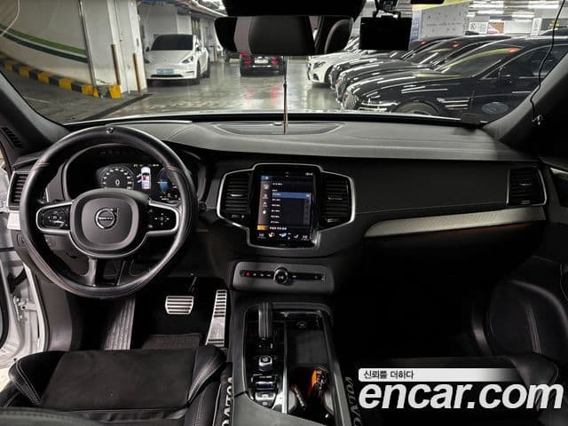 Volvo XC90 2021 — Şəkil 10/18