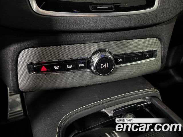 Volvo XC90 2021 — Şəkil 12/18