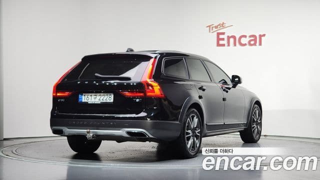 Volvo V90 Cross Country 2019 — Şəkil 16/20