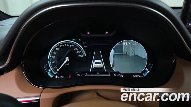 Genesis GV70 2023 — ფოტო 8/20