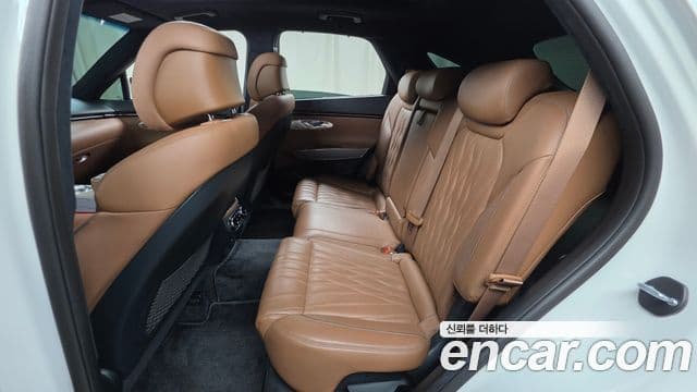 Genesis GV70 2023 — ფოტო 12/20
