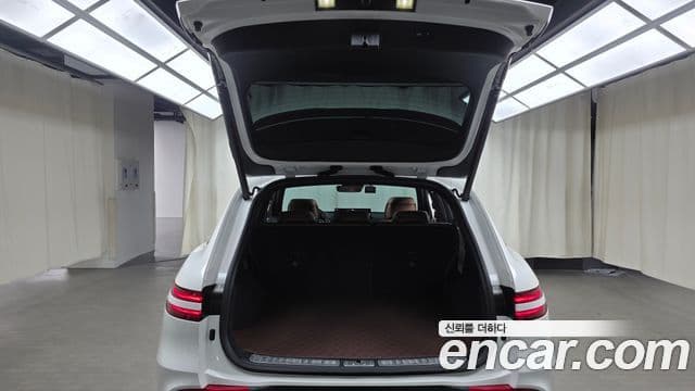 Genesis GV70 2023 — ფოტო 16/20