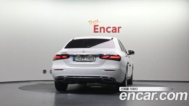 Mercedes-Benz E-Class 2021 — Фото 4/20