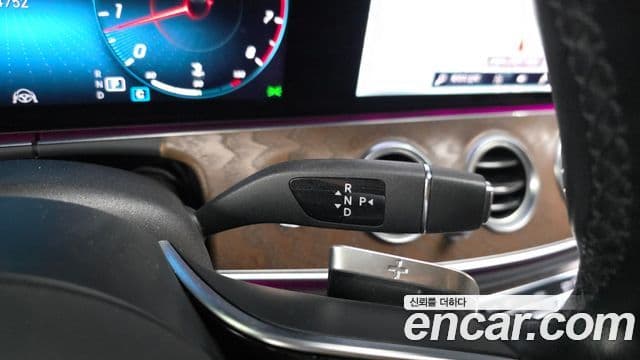 Mercedes-Benz E-Class 2021 — Фото 9/20