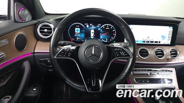Mercedes-Benz E-Class 2021 — Фото 13/20