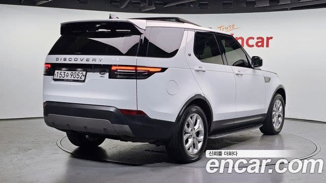 Land Rover Discovery 5 2019 — Фото 2/20