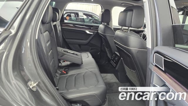 Volkswagen Touareg 2024 — Photo 2/36