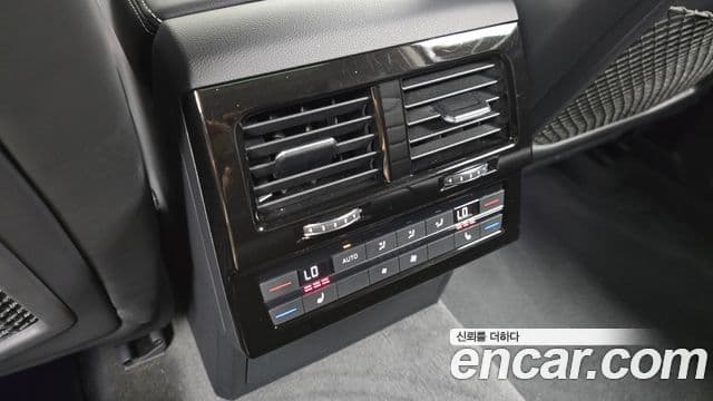 Volkswagen Touareg 2024 — Photo 7/36