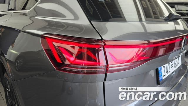 Volkswagen Touareg 2024 — Photo 34/36