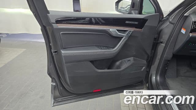Volkswagen Touareg 2024 — Photo 9/36
