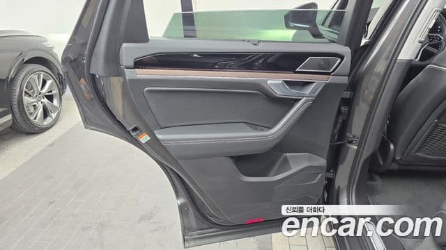 Volkswagen Touareg 2024 — Photo 12/36