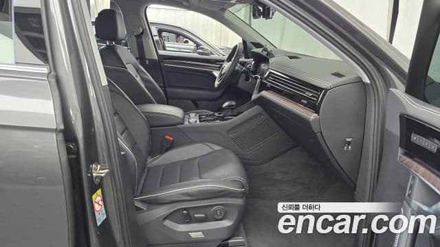 Volkswagen Touareg 2024 — Photo 31/36