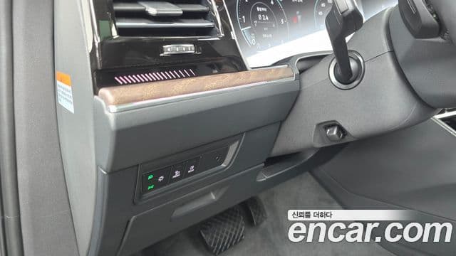 Volkswagen Touareg 2024 — Photo 28/36