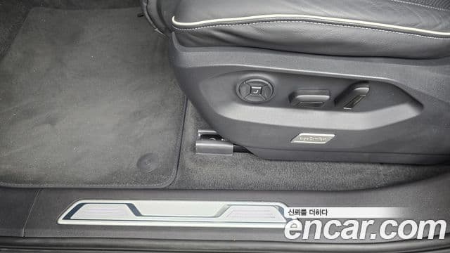 Volkswagen Touareg 2024 — Photo 8/36