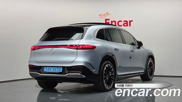 Mercedes-Benz EQS SUV 2023 — Photo 9/36