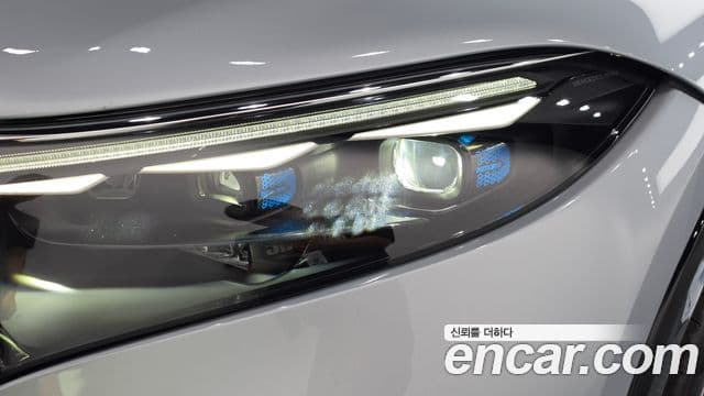 Mercedes-Benz EQS SUV 2023 — Photo 7/36