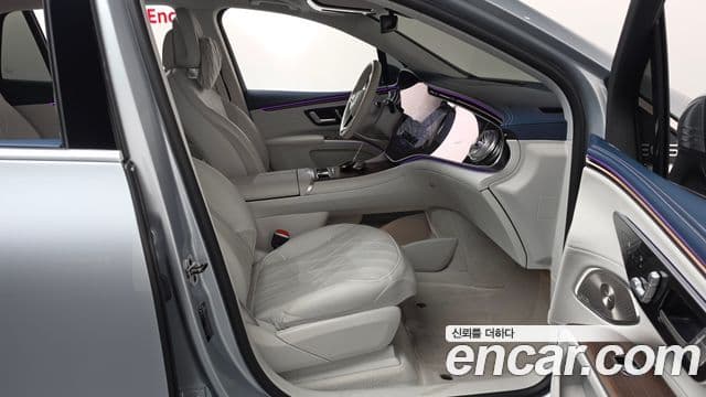 Mercedes-Benz EQS SUV 2023 — Photo 12/36
