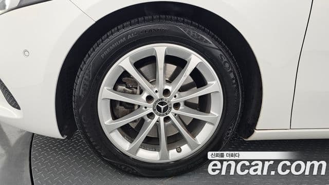 Mercedes-Benz A-Class 2020 — фото 4 из 20