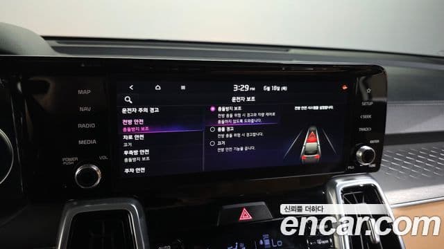 Kia Sorento 2023 — Фото 16/20