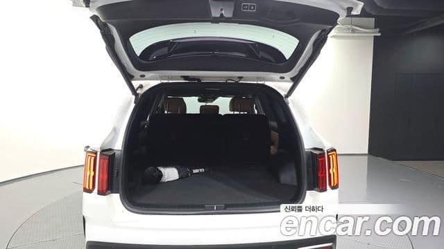 Kia Sorento 2023 — Фото 20/20