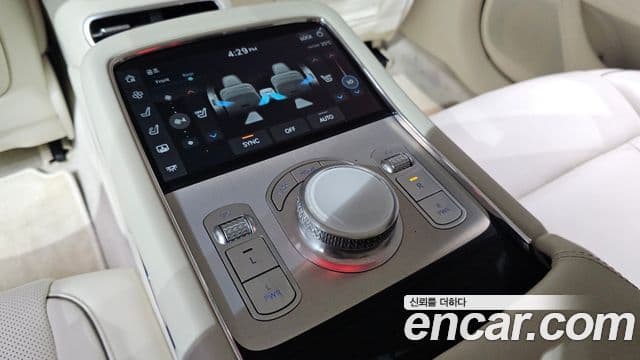 Genesis G90 2022 — Photo 25/31