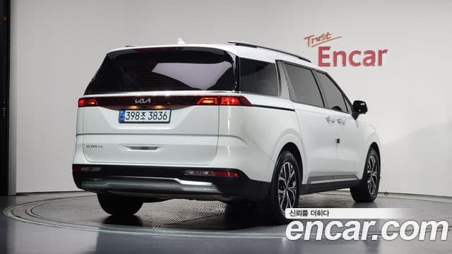 Kia Carnival 2022 — Фото 2/20