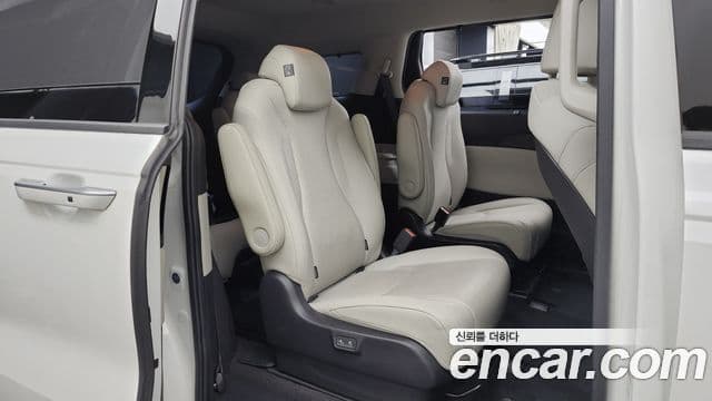 Kia Carnival 2022 — Фото 12/20
